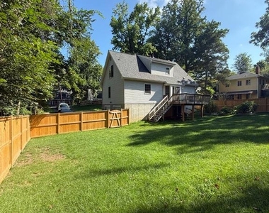 10216 Capitol View Avenue - Photo Thumbnail 13