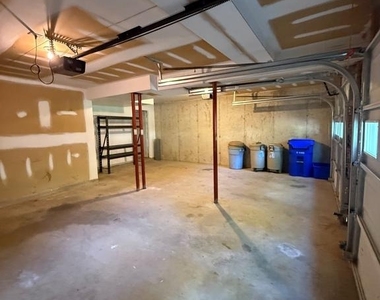 10216 Capitol View Avenue - Photo Thumbnail 17