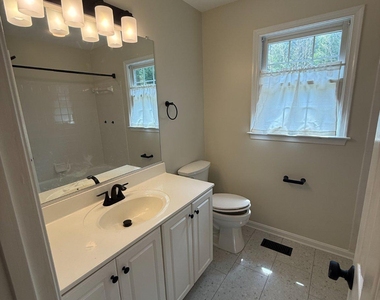 10216 Capitol View Avenue - Photo Thumbnail 9