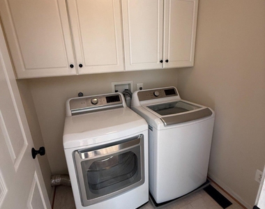10216 Capitol View Avenue - Photo Thumbnail 6