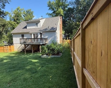 10216 Capitol View Avenue - Photo Thumbnail 11