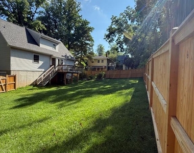 10216 Capitol View Avenue - Photo Thumbnail 12