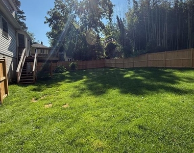 10216 Capitol View Avenue - Photo Thumbnail 14