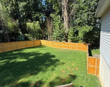 10216 Capitol View Avenue - Photo Thumbnail 15