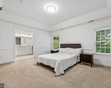 10539 Tuckerman Heights Circle - Photo Thumbnail 9
