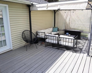 15826 Anamosa Drive - Photo Thumbnail 9