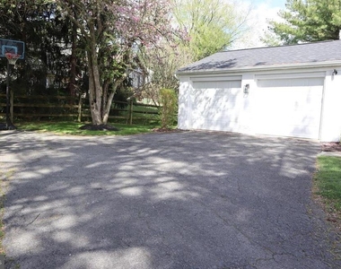 15826 Anamosa Drive - Photo Thumbnail 32