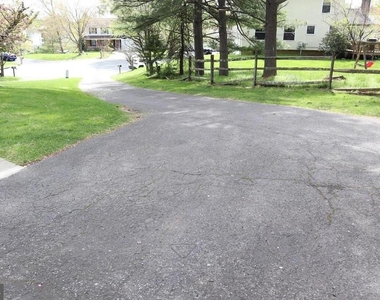 15826 Anamosa Drive - Photo Thumbnail 31