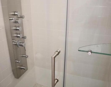 15826 Anamosa Drive - Photo Thumbnail 15