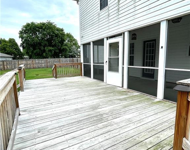 82 Essex Court - Photo Thumbnail 17