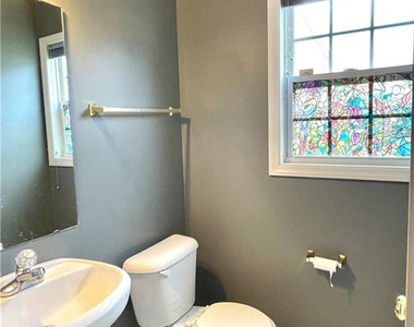 82 Essex Court - Photo Thumbnail 15