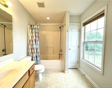 82 Essex Court - Photo Thumbnail 10