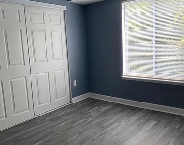 8865 Rollright Court - Photo Thumbnail 4
