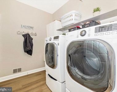 2422 Cobblestone Way - Photo Thumbnail 20