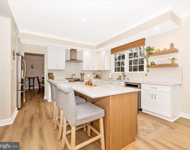 2422 Cobblestone Way - Photo Thumbnail 12
