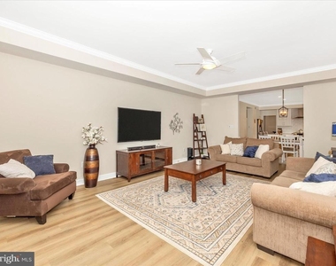 2422 Cobblestone Way - Photo Thumbnail 19