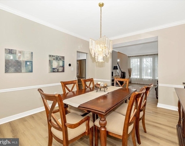 2422 Cobblestone Way - Photo Thumbnail 10
