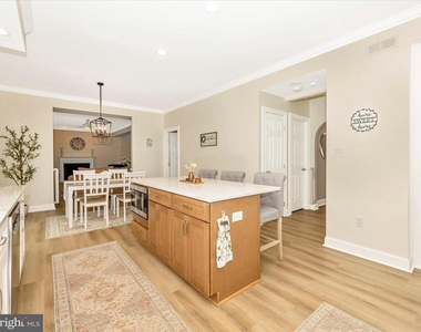 2422 Cobblestone Way - Photo Thumbnail 15