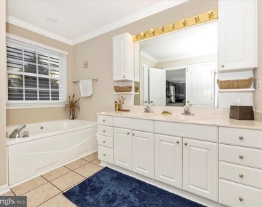2422 Cobblestone Way - Photo Thumbnail 30