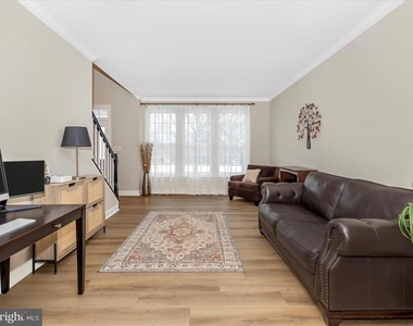 2422 Cobblestone Way - Photo Thumbnail 5