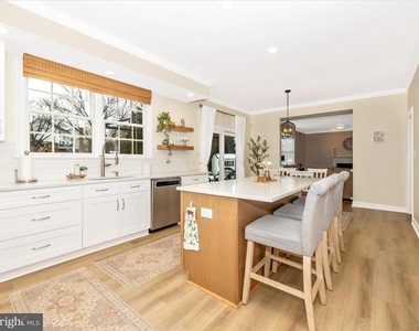 2422 Cobblestone Way - Photo Thumbnail 11