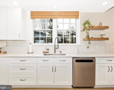 2422 Cobblestone Way - Photo Thumbnail 16