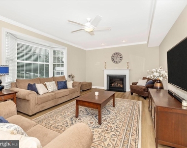 2422 Cobblestone Way - Photo Thumbnail 18