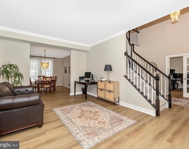 2422 Cobblestone Way - Photo Thumbnail 7