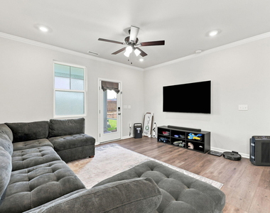 1101 Aberleigh Lane - Photo Thumbnail 8