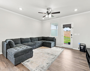 1101 Aberleigh Lane - Photo Thumbnail 7