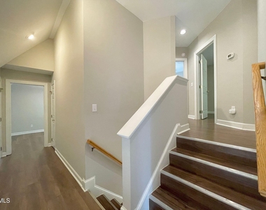 413 Perry Creek Drive - Photo Thumbnail 10