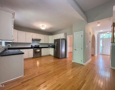 413 Perry Creek Drive - Photo Thumbnail 7