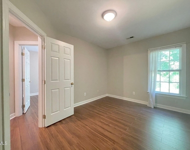413 Perry Creek Drive - Photo Thumbnail 16