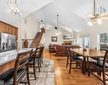 14715 Jennifer Court - Photo Thumbnail 6