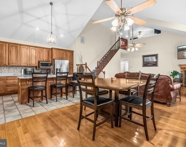 14715 Jennifer Court - Photo Thumbnail 5