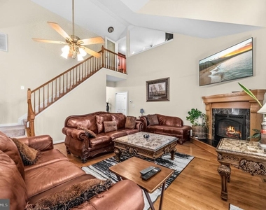 14715 Jennifer Court - Photo Thumbnail 3
