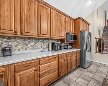 14715 Jennifer Court - Photo Thumbnail 10