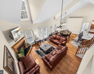 14715 Jennifer Court - Photo Thumbnail 13