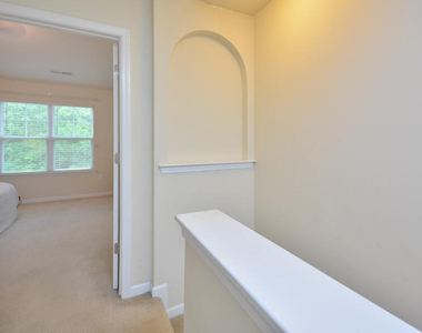100 Stratford Lakes Drive - Photo Thumbnail 15