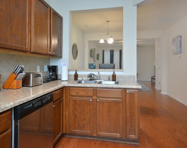 100 Stratford Lakes Drive - Photo Thumbnail 3