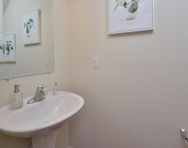 100 Stratford Lakes Drive - Photo Thumbnail 7