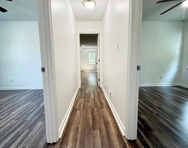 401 Holly Berry Lane - Photo Thumbnail 18