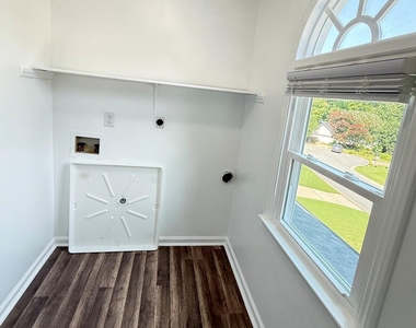 401 Holly Berry Lane - Photo Thumbnail 27