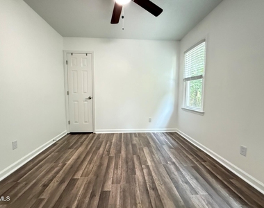 401 Holly Berry Lane - Photo Thumbnail 26