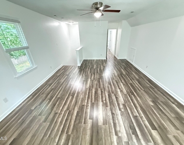 401 Holly Berry Lane - Photo Thumbnail 29