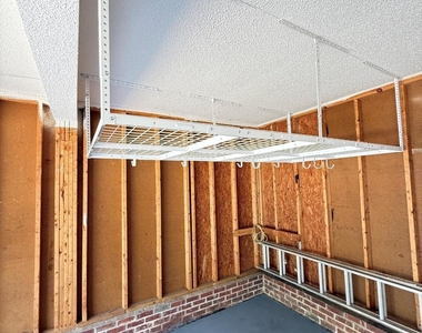 401 Holly Berry Lane - Photo Thumbnail 33