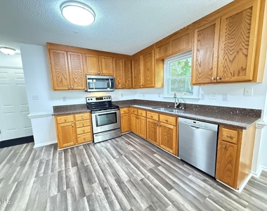 401 Holly Berry Lane - Photo Thumbnail 7