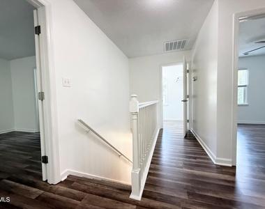 401 Holly Berry Lane - Photo Thumbnail 12