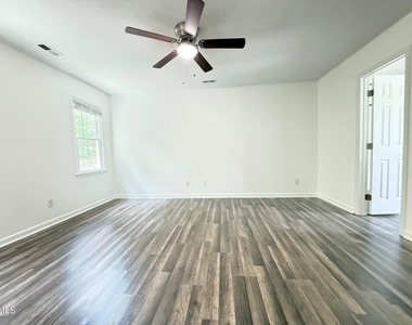 401 Holly Berry Lane - Photo Thumbnail 13