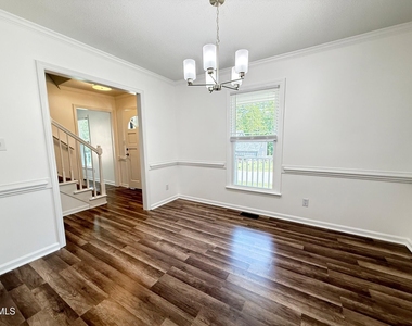 401 Holly Berry Lane - Photo Thumbnail 10